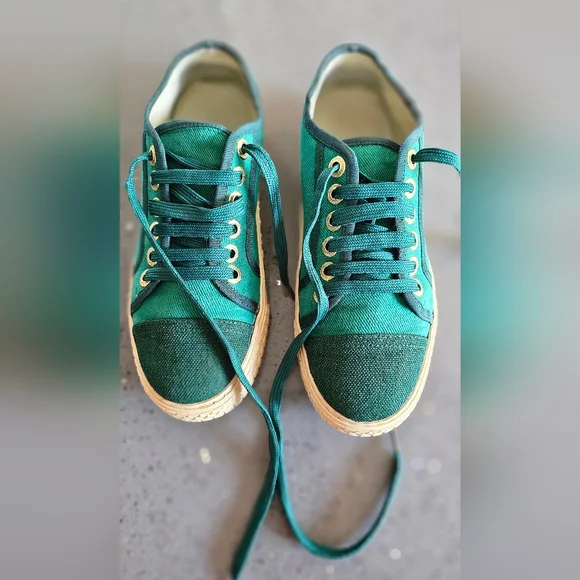 Chanel Sneaker Made In Italy💚 - Picture 8 of 17